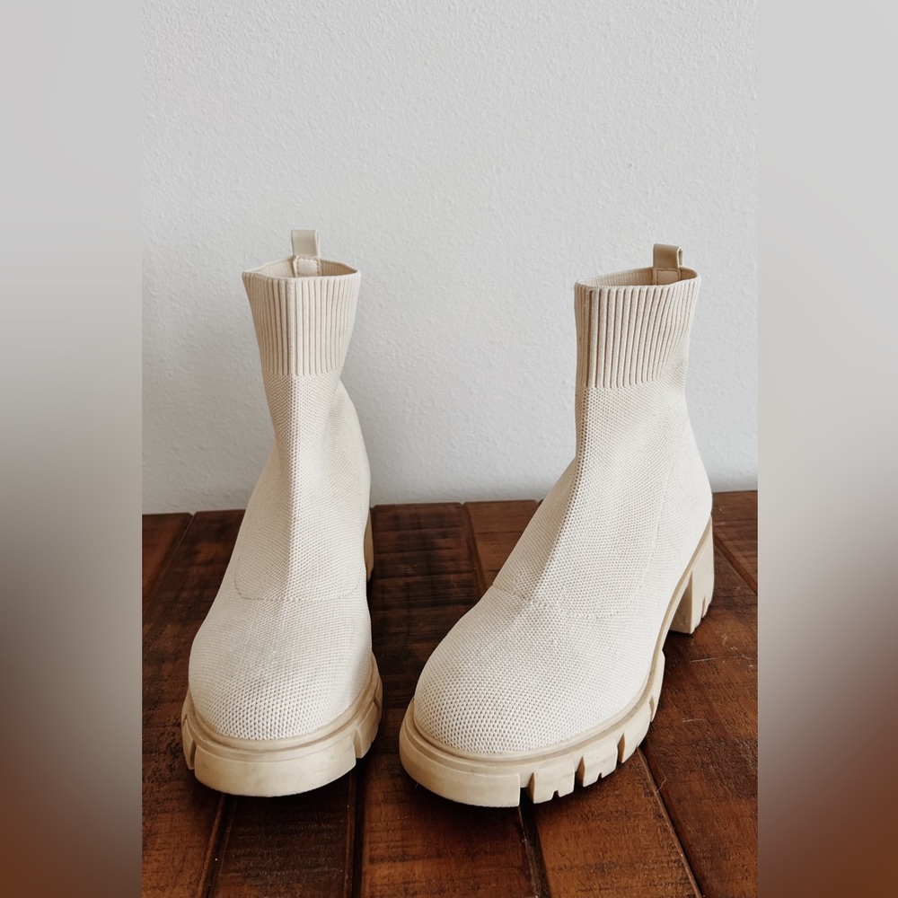 ✰ Cream Boots ✰